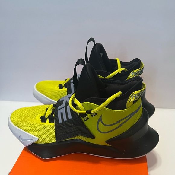 Nike - Picture 2 of 2